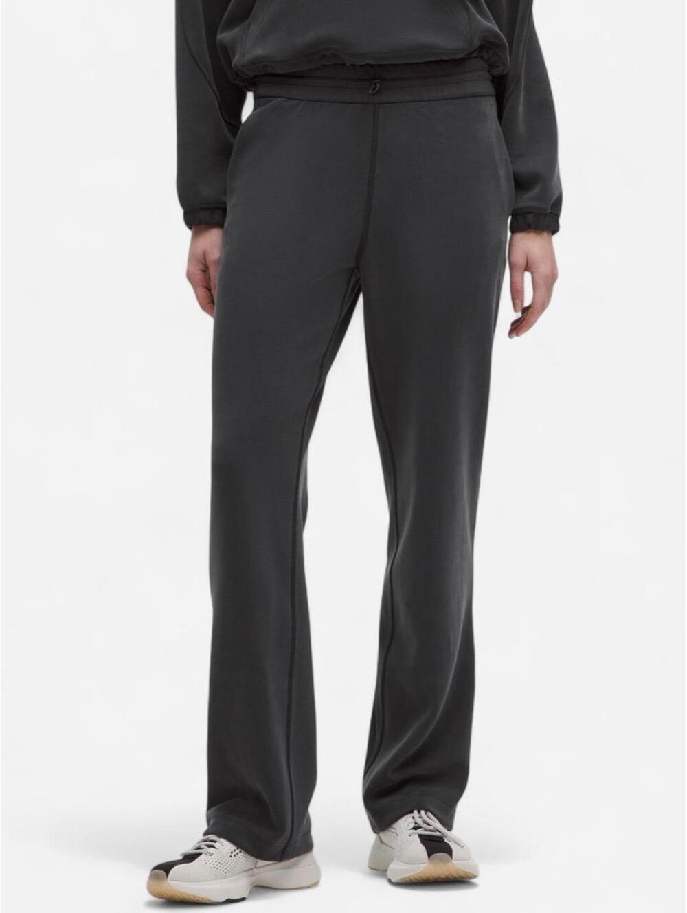 Lululemon Women's Black and Grey Trousers